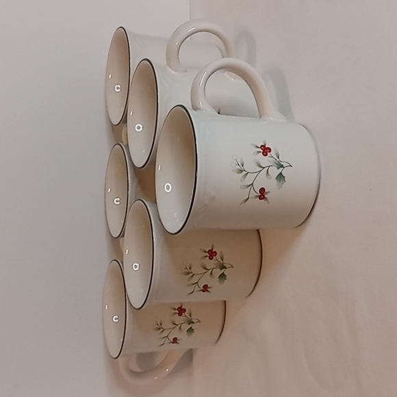 𝅺pfaltzgraff 6 Piece Christmas Holiday Winterberry Mugs - Picture 1 of 5